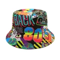 Dettaglio della stampa pop art anni '80 sul cappello a secchiello con grafiche colorate - M(56-58cm) / Stile 80S
