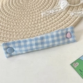 Organizzatore per cavi in tessuto a quadretti bianchi e blu con graziosi bottoni decorativi - Quadri Blu Chiaro