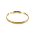 Bracciale rigido minimalista in acciaio al titanio dorato con finiture opache e lucide - Stile Opaco Dorato (KB127939-K)
