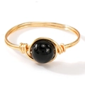 Anello in filo d'oro fatto a mano con una pietra naturale di onice nera liscia e tonda - US-9 / Onice Nero-Nero