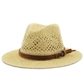 Détail d'un chapeau de soleil en raphia avec bande en cuir marron et boucle en métal - M (56-58cm) / Beige