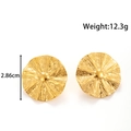 Goldfarbene strukturierte unregelmäßige Blütenblatt-Ohrstecker mit Metalloberfläche - Rund Radiale Textur (YE-061) / Gold