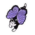 Dettaglio di una spilla in smalto per gatti bianco e nero con ali di farfalla viola per Halloween - Gatto Farfalla Volante (xz7093)