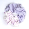 Elastico per capelli lavanda floreale con patchwork di raso, perle e rete bianca sottile - Elastico Singolo / Viola