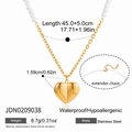 Dettaglio della collana a cuore in acciaio inossidabile 18K con perle bianche e misure - Stile Cuore Lucidato (JDN0209038)