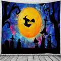 Détail de la tapisserie d'Halloween avec lune, silhouette de sorcière et ciel étoilé bleu - 90x60cm / Blue Purple Witch