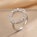 Anello aperto argentato con pietre di zircone trasparente dal design vintage chic - Anello d'Argento