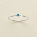 Minimalist silver ring featuring a round blue gemstone inlay with a slim band - US 7 / Silver February Violet