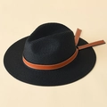 Klassischer schwarzer Strohhut mit braunem Lederband für optimalen Sonnenschutz im Sommerurlaub - Einheitsgröße / Schwarz