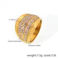 Anillo multicapa de acero de titanio dorado con diamantes checos brillantes - US 6 / Dorado