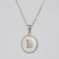 Collana minimalista d'argento con ciondolo tondo in madreperla e lettera B in metallo - Argento Conchiglia Bianca Lettera B