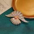 Broche de caracola retro francés dorado con cristales y perla rosa - Champán