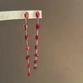 Orecchini lunghi con nappa con perle di cristallo fragola e catene dorate da donna - Stile Oro Rosa / Rosa