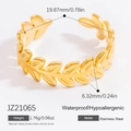 Anillo abierto de hoja de olivo en acero dorado con detalles de talla 19,87 mm - Estilo Rama de Olivo (JZ21065) / Dorado
