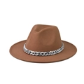 Dettaglio del cappello fedora in lana color cammello con catena decorativa effetto marmo - Taglia unica (54-60 cm) / Cammello (03)