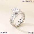 Anillo de acero plateado de 6mm con circón de cuatro garras y acabado cepillado - US 7 / Color Acero Modelo Femenino