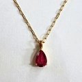 Collana in acciaio inossidabile dorato con ciondolo a goccia in zircone rosso rubino - Luglio