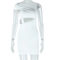 Dettaglio mini abito bianco monospalla con ritaglio in vita su manichino invisibile - S / Bianco