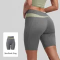 High-waist color-block yoga shorts in rotsgrijs met een gekruiste tailleband detail - S / Bottoms / Zeerotsgrijs