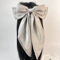Elegante grote zilveren satijnen strik haarclip voor haarstyling achterhoofd - Grijs