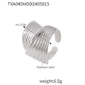 Minimalistische zilveren ring van titaniumstaal met onregelmatige golfstructuur - Ring / Staalkleur