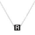 Collier à chaîne argentée avec pendentif carré noir et lettre R blanche minimaliste - Lettre R (KN238021-Z)