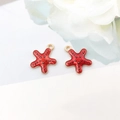 Coppia di ciondoli a stella marina rossa smaltata con bordo dorato per gioielli fai-da-te - Stella Marina dell'Oceano 14x16mm