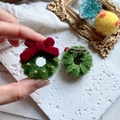 Handmade green plush Christmas wreath brooch with red velvet bow and golden beads - Small Thick Wreath Simple Brooch / Approx 3.5cm
