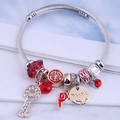 Bracciale in acciaio inossidabile argento con cristallo rosso e ciondolo a chiave - Rosso