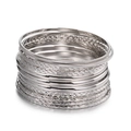 6-delige set zilveren metalen armbanden met diverse texturen en kruisbedeltjes in stapelstijl - Zilveren multi-getextureerde stapelbare armbandcollectie (ZJ7664)