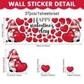 Stickers muraux Saint-Valentin avec nains et cœurs rouges, 37 décalcomanies adhésives en PVC - Gnome tenant un coeur rouge (CT24Y11155T_R)