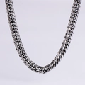 Detailed close-up of polished silver steel Cuban link chain with vintage blackened texture - 8.5mm (03) / Antique Silver