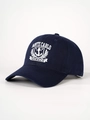 Detail der dunkelblauen Baseballkappe mit Monte Carlo und Monaco Stickerei und Anker-Motiv - Verstellbar / Marineblau