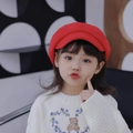 Béret rouge pour fille avec un pull en maille blanc brodé d'un motif d'ours mignon - Taille unique / Rouge