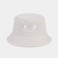 Détail de la broderie visage de monstre sur un chapeau bob en toile de coton beige - Réglable / Beige