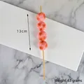 Spiedini di polpette di carne rosa artificiali 13cm per modelli di barbecue realistici - Grande Spiedino Barbecue - Polpette di Gamberi