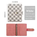 Detalle de carpeta A7 de cuero PU a cuadros blancos con clip de metal e interior rosa - A7 / Blanco