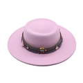 Détail de chapeau rose à bord large avec perles colorées et pompons bohèmes - M / Rose