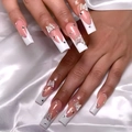 Franse press-on nagels met zilveren vlinderbedels en sprankelende strass-steentjes - Franse Vlinderstijl - Lijmtype(SGCY-469)