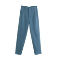Detailansicht der hoch taillierten Faltenhose in elegantem Staubblau mit Seitentaschen - XS / Unterteile / Blau