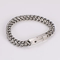 Dettaglio del bracciale a catena cubana in acciaio inossidabile da 8mm con chiusura a scatola - Bracciale Argento