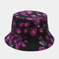 Dettaglio della stampa floreale con rose viola su cappello alla pescatora nero in cotone - M (56-58cm) / Rosa Viola Nera