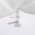 Detalle macro del cierre de tornillo cilíndrico de plata S925 con agujero de 0,6 mm para DIY - Estilo A Plata 4*10,1mm