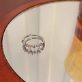 Silver-finish ring featuring three pink heart-shaped zircons and star-themed thorn details - J834 Silver/Triple Pink Hearts