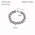 Gros plan d'un bracelet à billes en acier inoxydable de 12 mm avec fermoir mousqueton - Argent (YB-986S-12mm)