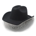 Detail van zwarte cowboyhoed met zilveren strass-steentjes franje en glanzende kralen - M (56-59cm) / Zwart