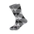 Detailansicht der Socken mit Argyle-Muster und Rippbündchen in Schwarz und Grau - 38-46 / Graue Raute