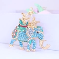 Portachiavi a forma di elefante con strass blu in lega dorata e dettagli in smalto - Blu