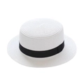 Dettaglio ravvicinato della trama intrecciata di un cappello di paglia bianco con nastro - M (56-58cm) / Bianco (Cima Piatta Cinturino Quadrato)