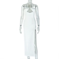 Detail van witte bodycon maxi-jurk met hoge zijsplit en uitsnijding bij de borst - S / Wit